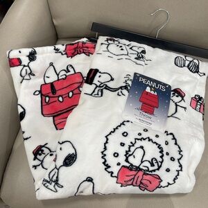 Pink Christmas Snoopy & Woodstock Peanuts Holiday Plush Throw Blanket 50x70 NWT